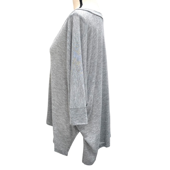 EMMA & SAM GRAY V NECK SHORT SLEEVE LOOSE FIT BOXY TOP - Picture 5 of 11